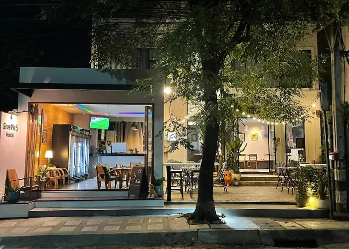 Give Me 5 Hostel เชียงใหม่
